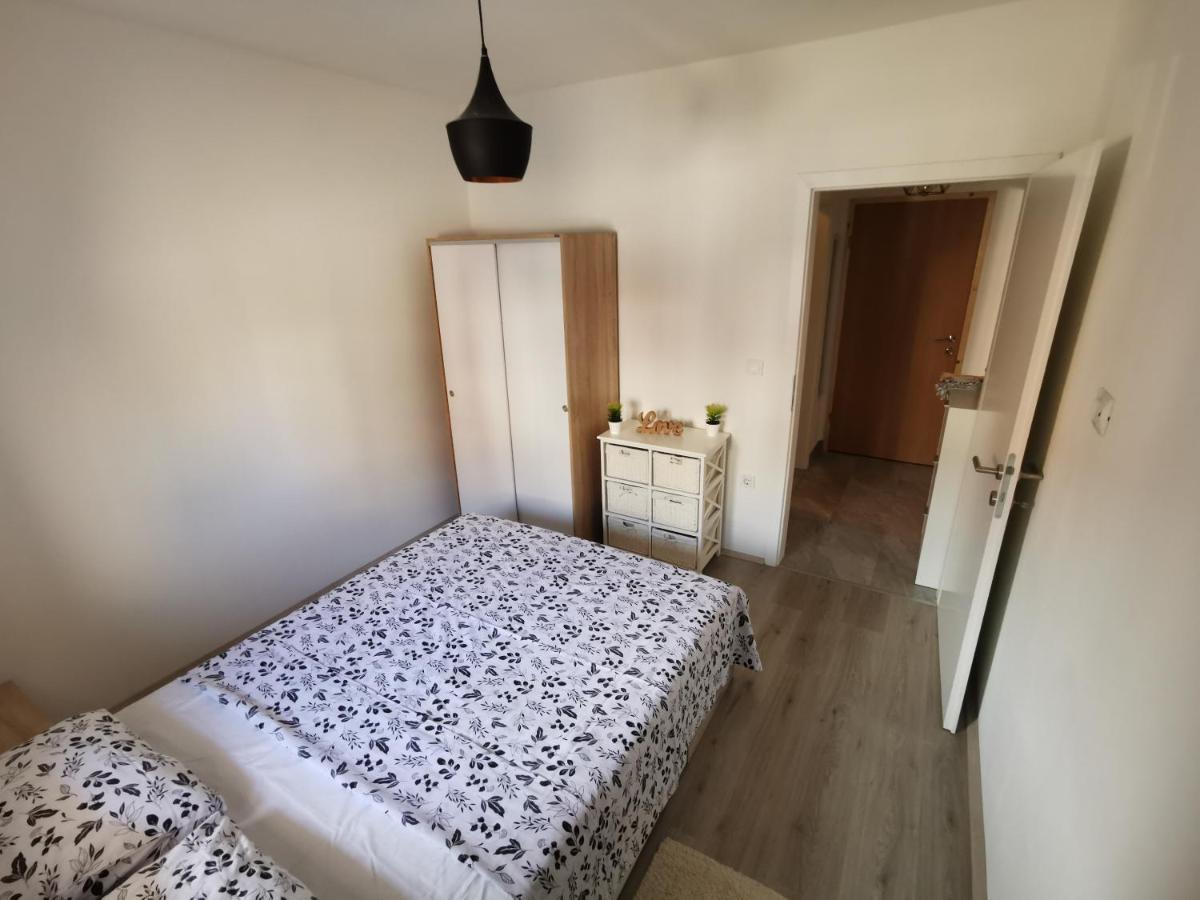 Frane Apartment Pula Exterior foto