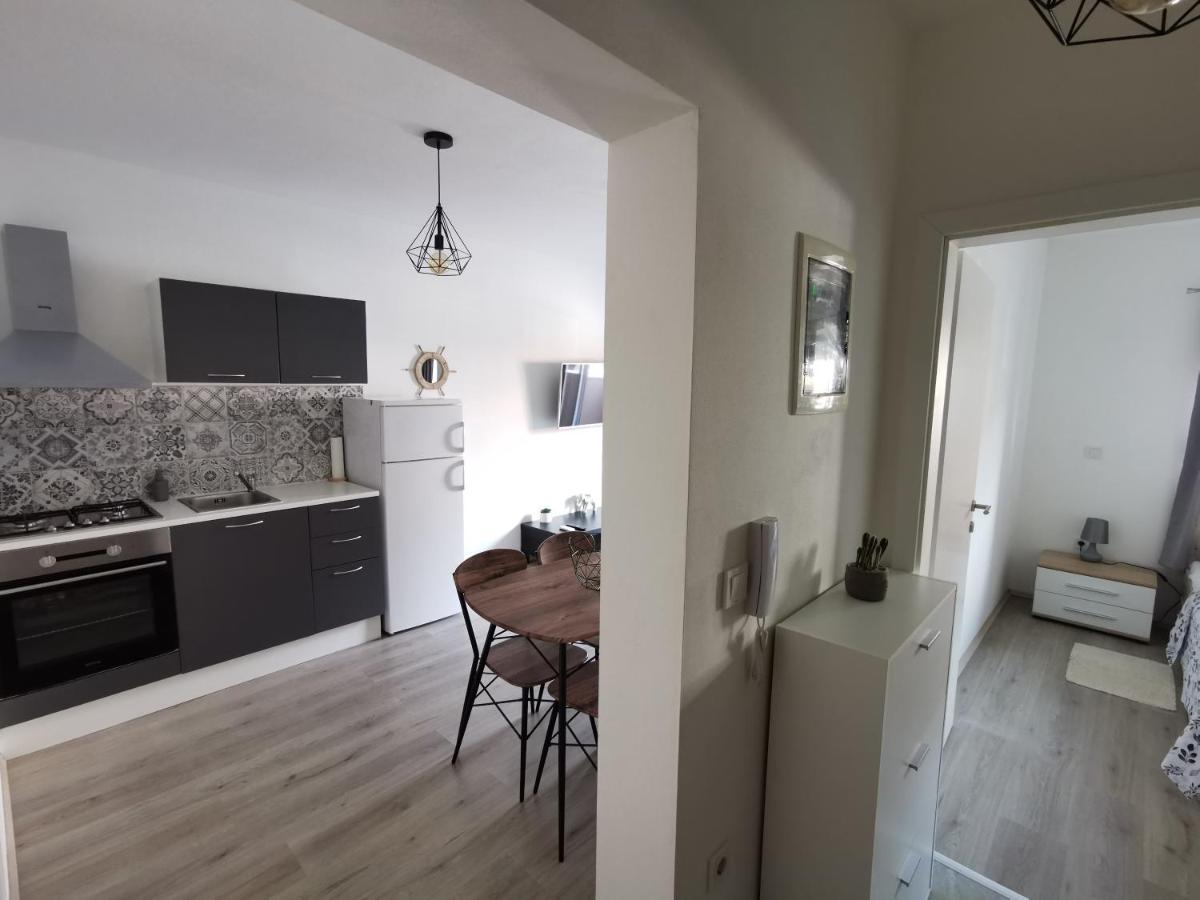 Frane Apartment Pula Exterior foto