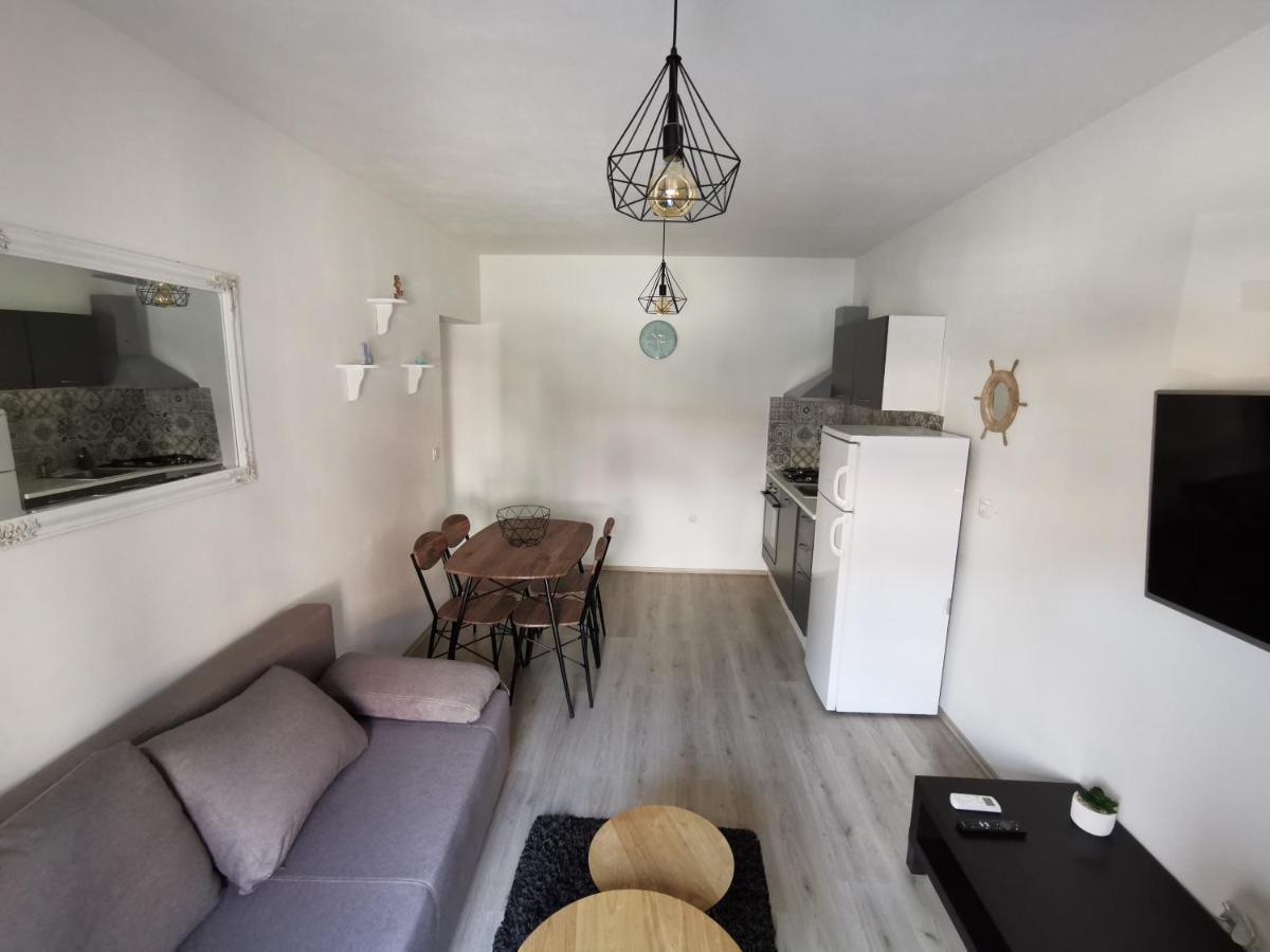 Frane Apartment Pula Exterior foto