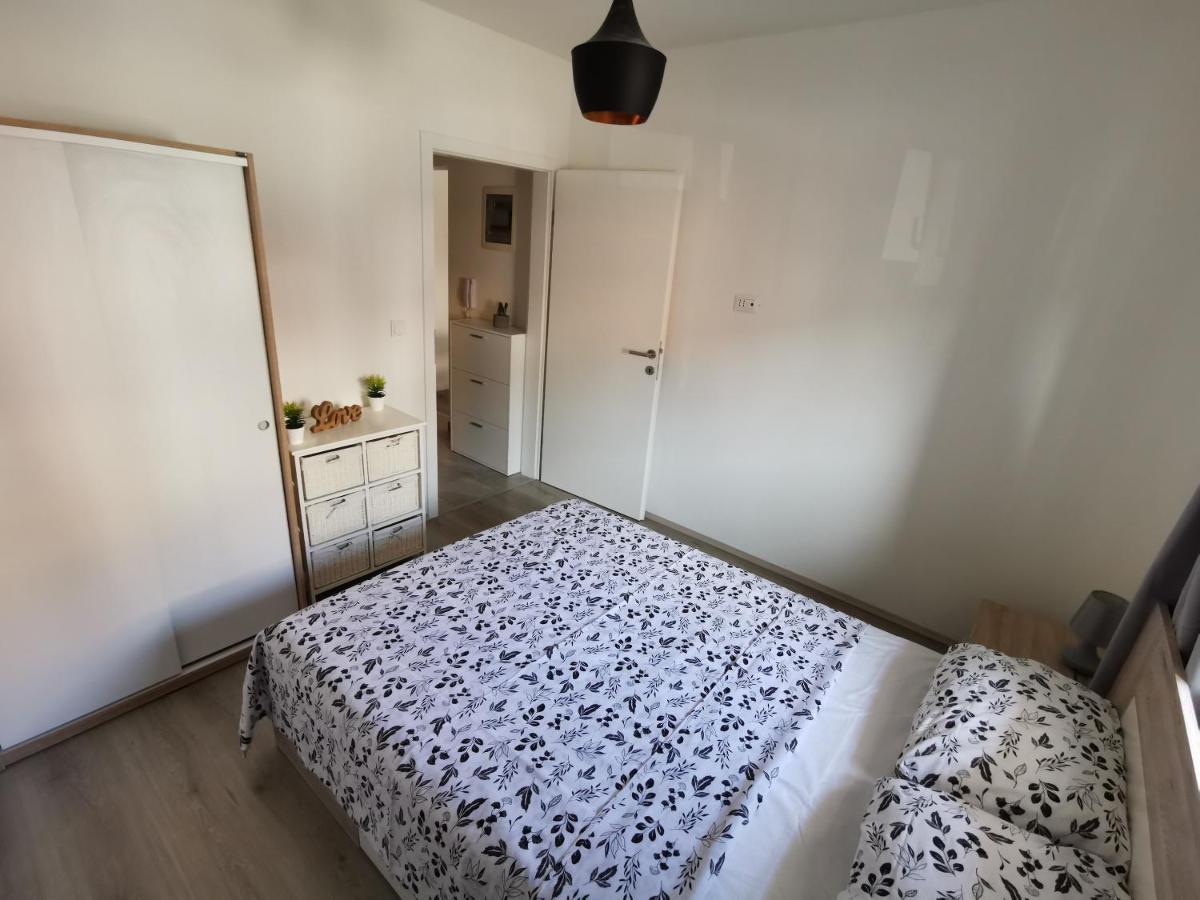 Frane Apartment Pula Exterior foto